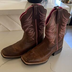 Kids sz 2 Ariat EUC Brown and Pink Western Cowgirl Boots